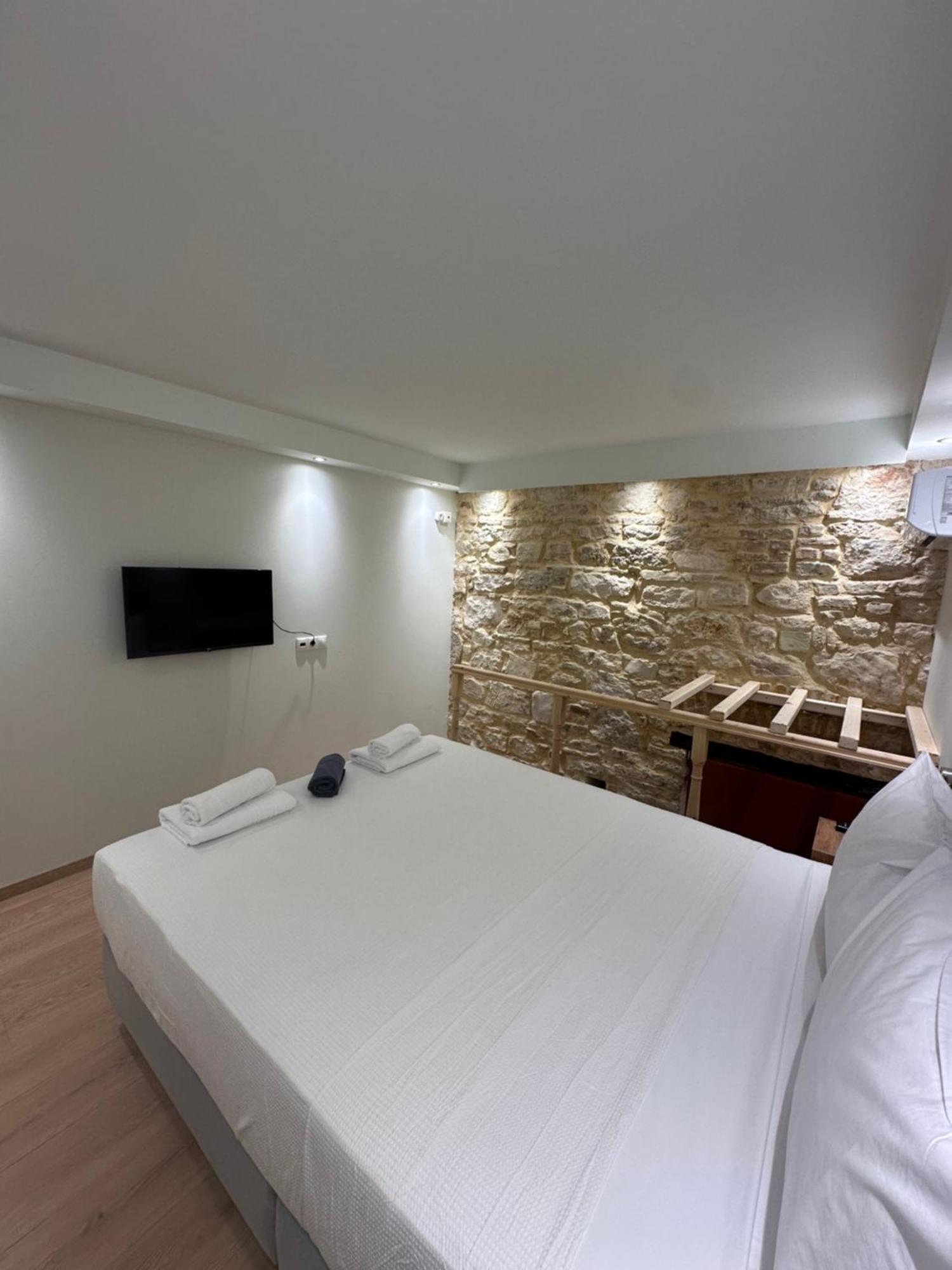 Q Rocco Apartments, Corfu Town Экстерьер фото